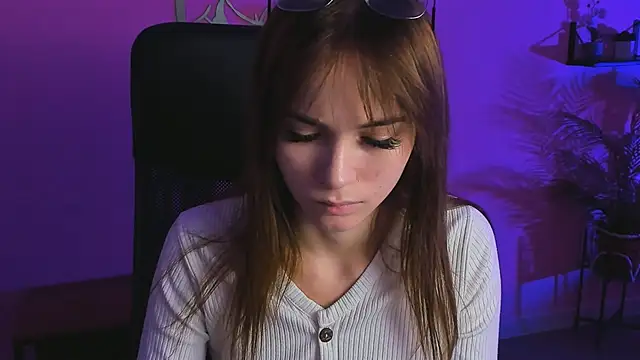 Snapshot of DakotaaJohnnson chatting on February 6, 7:40 pm DakotaaJohnnson online show from February 6, 7:40 pm