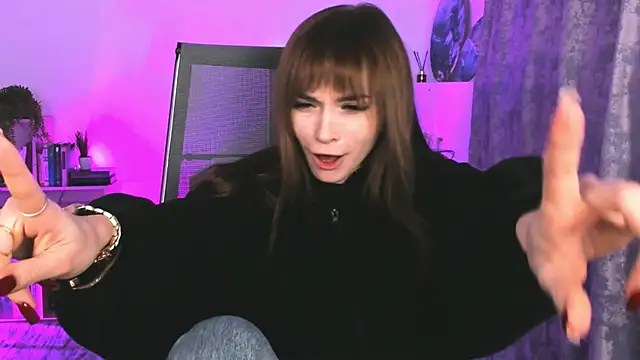 Snapshot of DakotaaJohnnson chatting on February 21, 5:42 pm DakotaaJohnnson online show from February 21, 5:42 pm