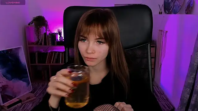 Snapshot of DakotaaJohnnson chatting on February 28, 5:26 am DakotaaJohnnson online show from February 28, 5:26 am