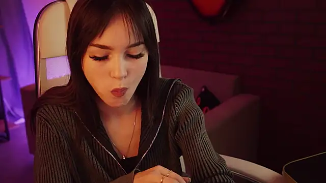 Snapshot of DakotaaJohnnson chatting on March 21, 8:28 am DakotaaJohnnson online show from March 21, 8:28 am