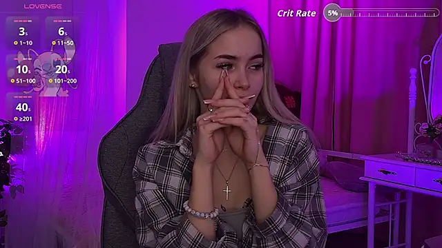 Snapshot of DakotaaJohnnson chatting on October 31, 12:50 pm DakotaaJohnnson online show from October 31, 12:50 pm