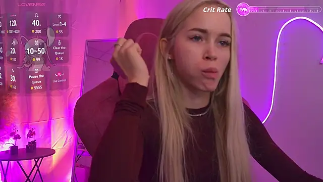 Snapshot of DakotaaJohnnson chatting on December 18, 9:37 am DakotaaJohnnson online show from December 18, 9:37 am