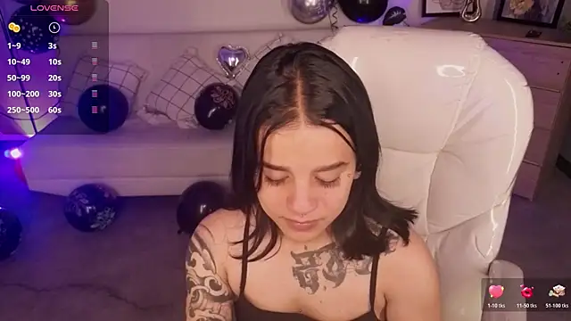 Nicole Foxx  online show from April 17, 6:11 pm