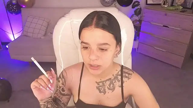 Nicole Foxx  online show from April 20, 6:31 pm