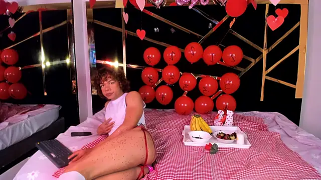 Snapshot of DanteAndKyle chatting on February 15, 4:47 am DanteAndKyle online show from February 15, 4:47 am