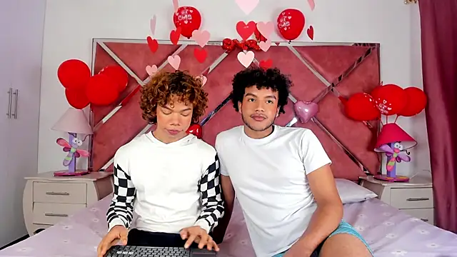 Snapshot of DanteAndKyle chatting on February 18, 12:15 am DanteAndKyle online show from February 18, 12:15 am