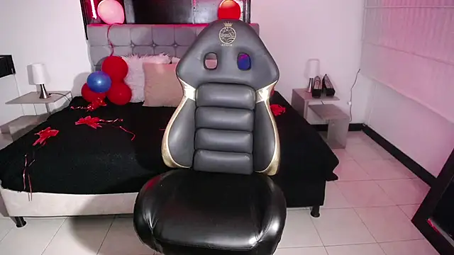 Kitten Cam online show from February 19, 3:06 am