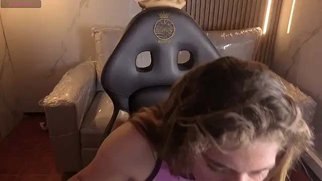 Kitten Cam online show from December 16, 1:54 am