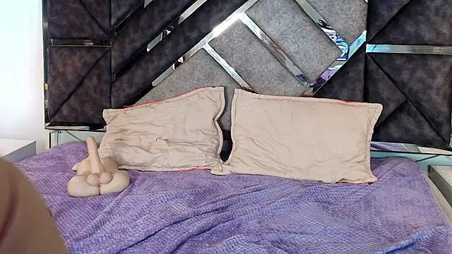 Snapshot of MysticMature chatting on November 7, 5:24 pm MysticMature online show from November 7, 5:24 pm