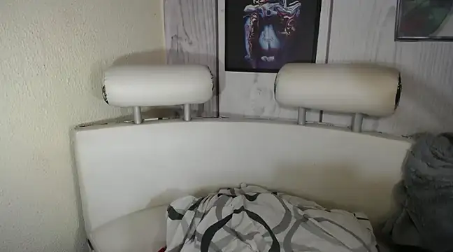 Snapshot of JULIANAWET69 chatting on February 7, 12:09 am JULIANAWET69 online show from February 7, 12:09 am