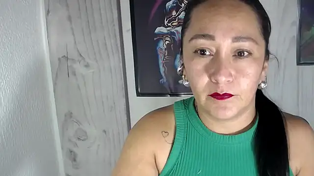 Snapshot of JULIANAWET69 chatting on October 16, 12:55 am JULIANAWET69 online show from October 16, 12:55 am