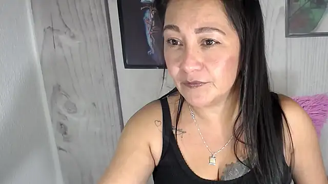 Snapshot of JULIANAWET69 chatting on November 2, 3:53 am JULIANAWET69 online show from November 2, 3:53 am