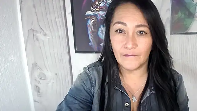 Snapshot of JULIANAWET69 chatting on November 24, 4:23 am JULIANAWET69 online show from November 24, 4:23 am