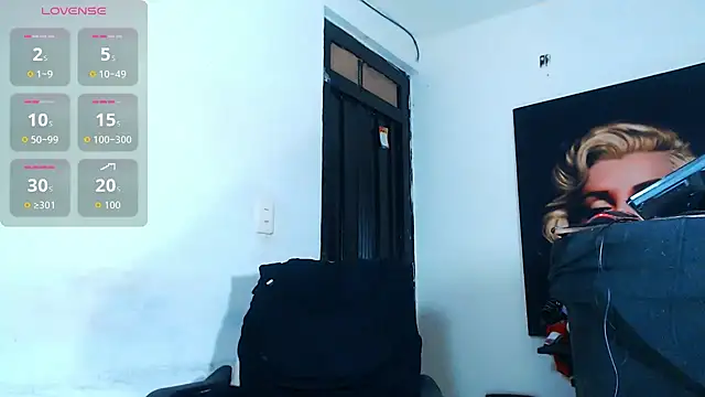 licy blonde hot online show from November 8, 4:07 pm