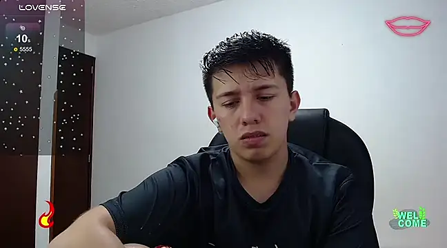 Snapshot of Alan_red chatting on March 16, 1:38 am Alan red online show from March 16, 1:38 am