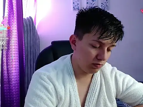 Snapshot of Alan_red chatting on September 18, 3:25 pm Alan red online show from September 18, 3:25 pm