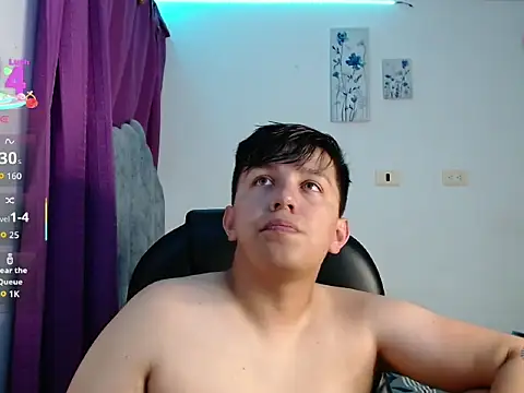 Snapshot of Alan_red chatting on November 12, 1:17 am Alan red online show from November 12, 1:17 am