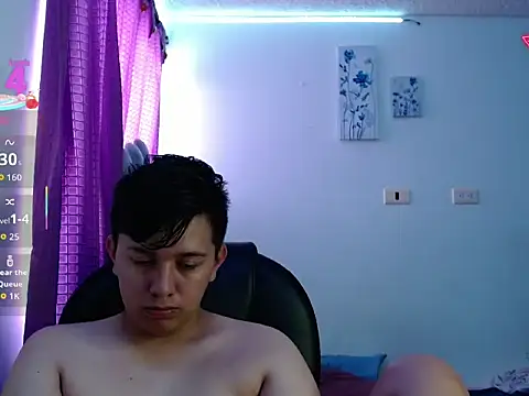 Snapshot of Alan_red chatting on November 20, 3:23 pm Alan red online show from November 20, 3:23 pm