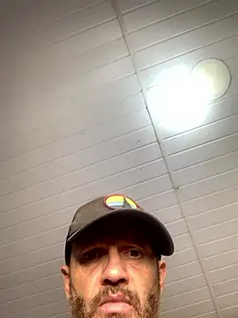 Snapshot of grossocalibre20 chatting on March 18, 2:36 am grossocalibre20 online show from March 18, 2:36 am