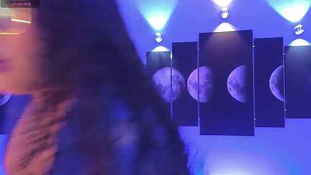 Snapshot of tatii_moon chatting on March 2, 3:34 am tatii moon online show from March 2, 3:34 am