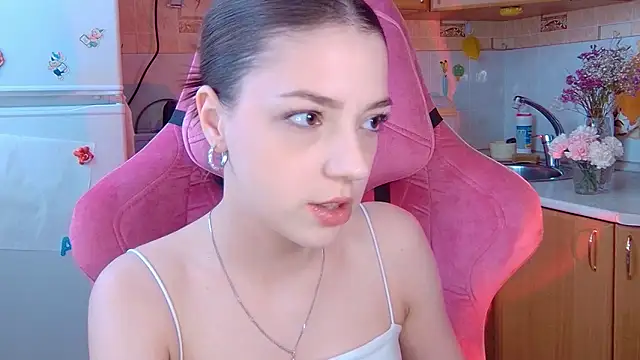 PamBeesly online show from February 21, 9:10 am