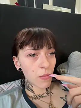 Ciara2004 online show from December 16, 9:36 am