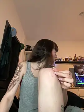 Ciara2004 online show from December 18, 9:32 pm