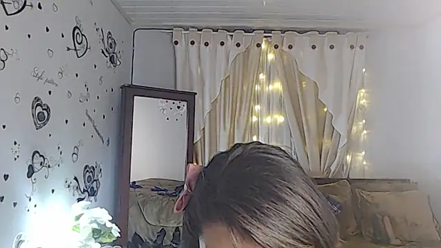 Snapshot of massing_6 chatting on January 31, 2:15 am massing 6 online show from January 31, 2:15 am