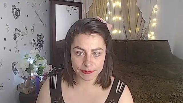 Snapshot of massing_6 chatting on February 2, 12:30 am massing 6 online show from February 2, 12:30 am