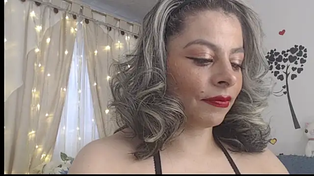 Snapshot of massing_6 chatting on October 27, 6:45 pm massing 6 online show from October 27, 6:45 pm