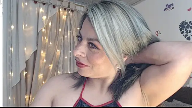 Snapshot of massing_6 chatting on November 23, 2:00 am massing 6 online show from November 23, 2:00 am