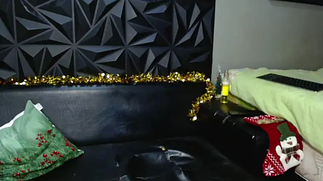 Snapshot of Jacob_Beckett chatting on December 18, 9:43 pm Jacob Beckett online show from December 18, 9:43 pm