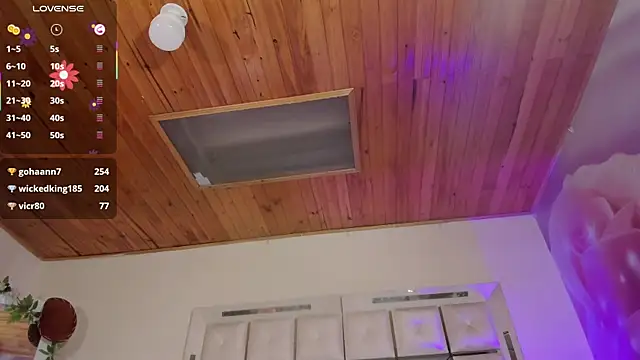 emili clark online show from March 9, 10:52 am