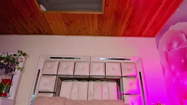 emili clark online show from September 16, 8:26 am