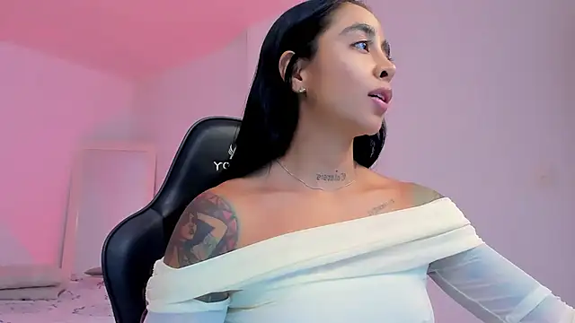 sophierooy22 online show from March 31, 1:07 am