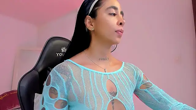 sophierooy22 online show from April 4, 5:54 pm