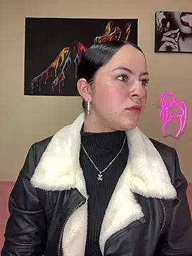 Emmie Hot online show from February 15, 12:01 pm