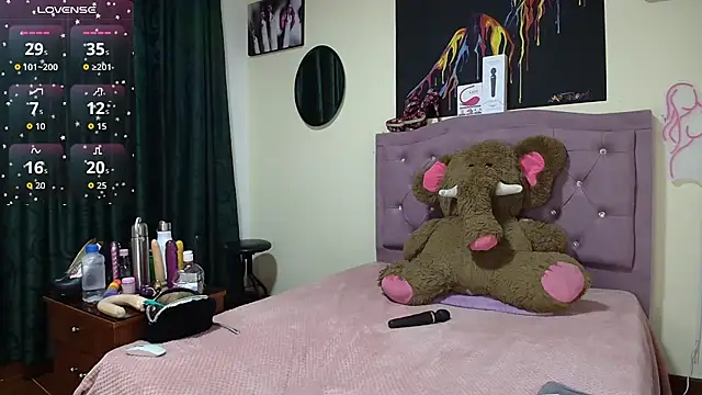 Emmie Hot online show from September 30, 12:10 pm