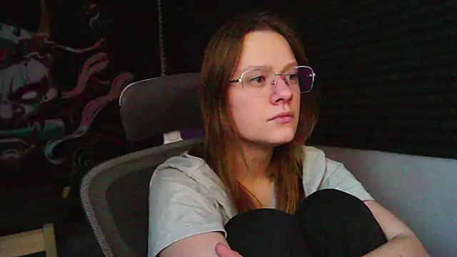 Snapshot of TessaSwans chatting on February 2, 1:55 am TessaSwans online show from February 2, 1:55 am