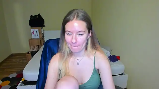 EmilyPaw online show from February 14, 11:53 am