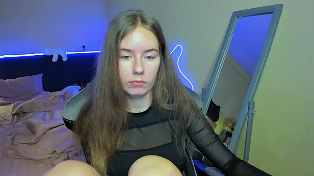 EmilyPaw online show from December 5, 6:26 pm