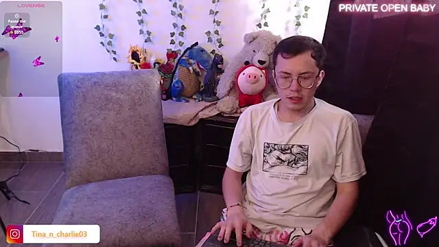 Tina 4 Charlie online show from November 29, 12:30 pm