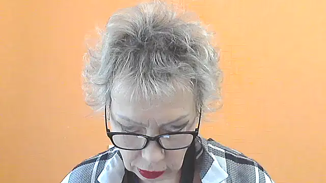 Snapshot of NessyJenixs chatting on October 5, 6:56 am NessyJenixs online show from October 5, 6:56 am