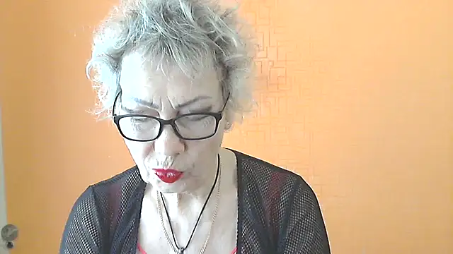 NessyJenixs online show from March 10, 7:24 am