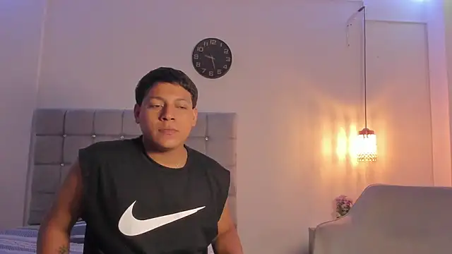 Snapshot of Tylerdrdn chatting on October 26, 6:41 am Tylerdrdn online show from October 26, 6:41 am