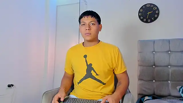 Snapshot of Tylerdrdn chatting on November 10, 5:39 am Tylerdrdn online show from November 10, 5:39 am