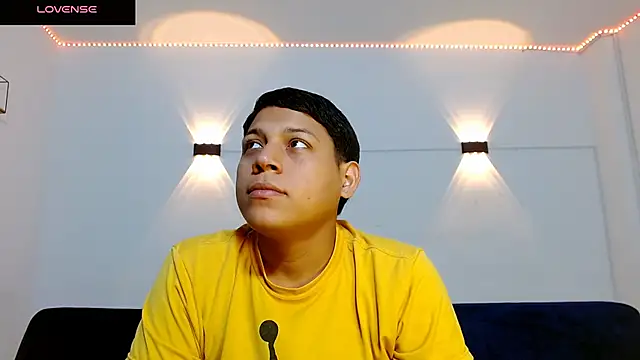 Snapshot of Tylerdrdn chatting on November 26, 7:15 pm Tylerdrdn online show from November 26, 7:15 pm