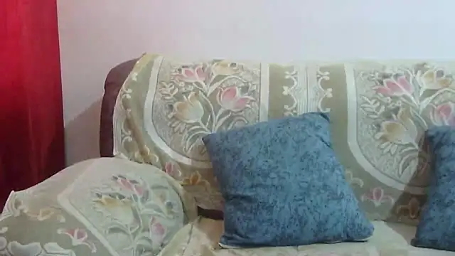 Snapshot of yoursakshi chatting on November 3, 7:31 am yoursakshi online show from November 3, 7:31 am