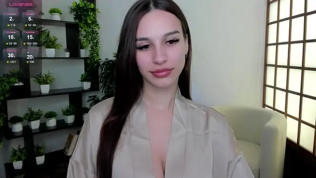 Snapshot of KristineBeauty chatting on October 13, 8:14 am KristineBeauty online show from October 13, 8:14 am