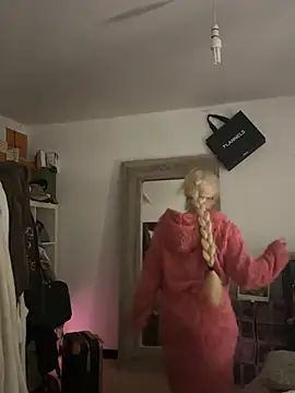 blissdimicco online show from February 27, 8:42 pm